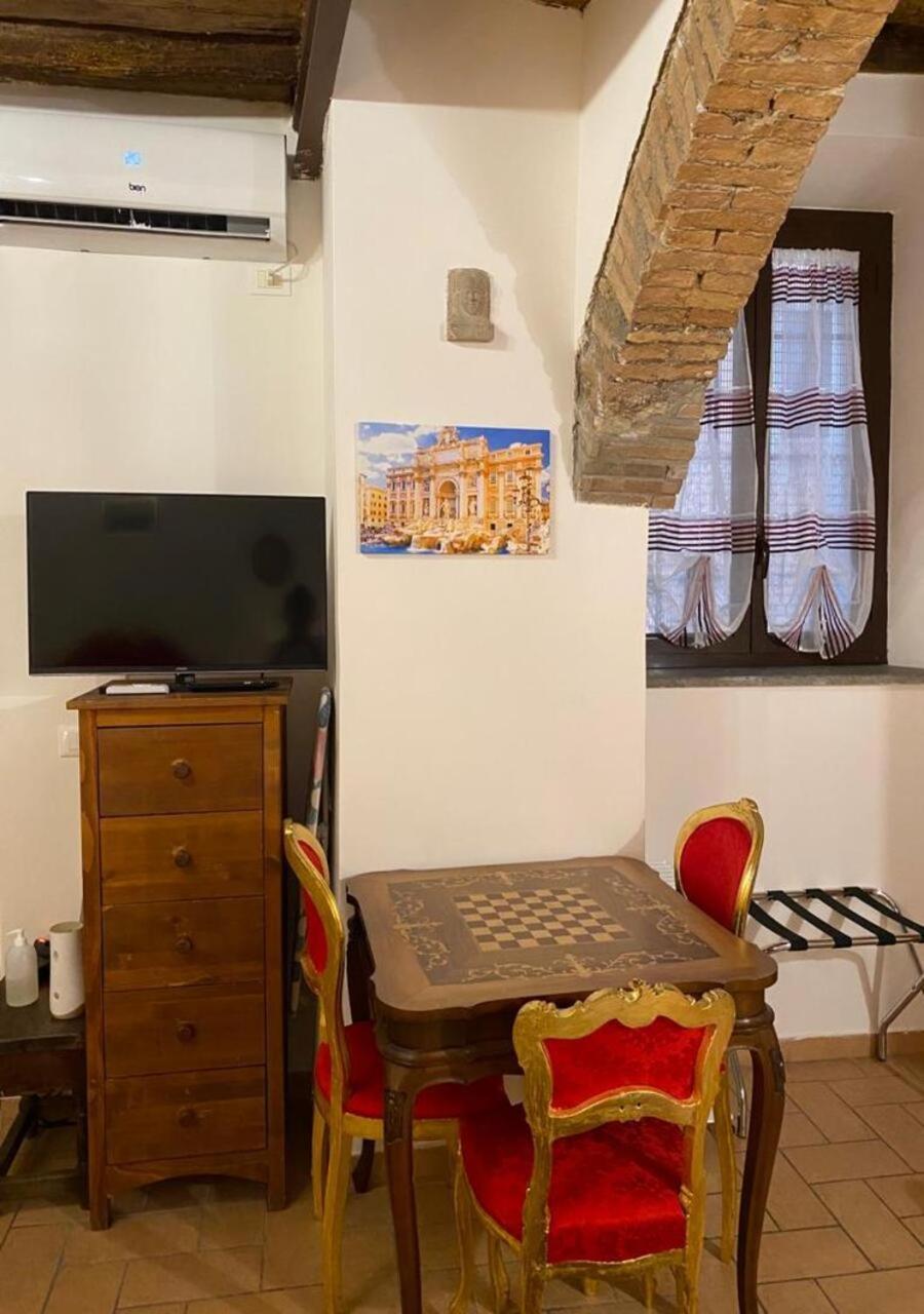 Casa Arco Della Chiesa Nuova - Pantheon & Navona Apartment Rome Bagian luar foto